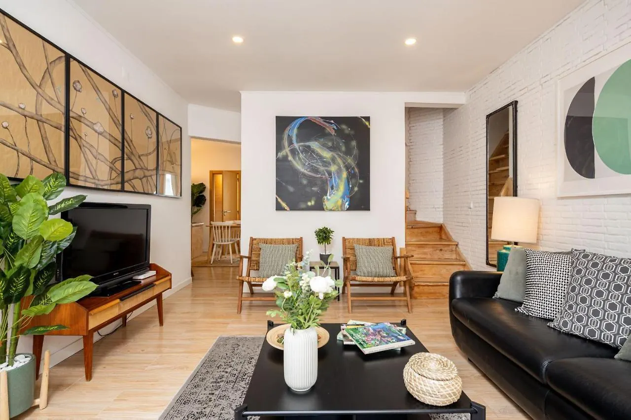 Apartment Lapa 3Bdr Duplex W/ Balcony By Lovelystay Lisbon Portugal