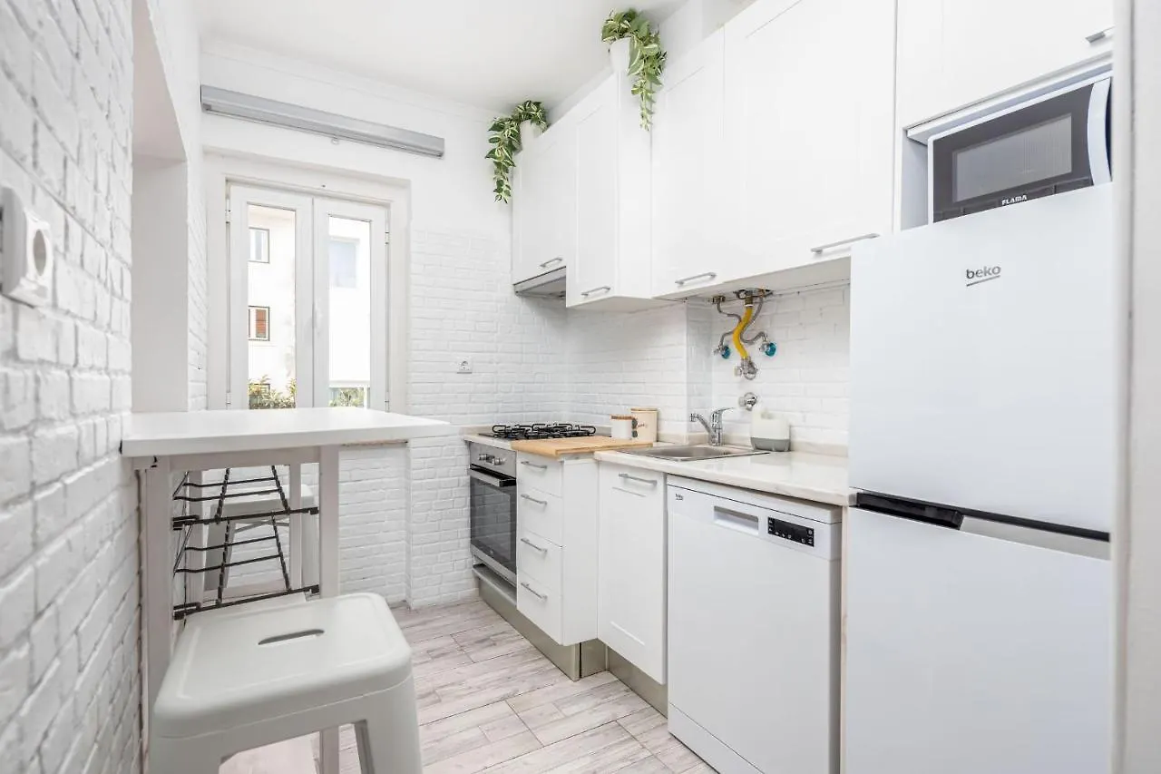 Lapa 3Bdr Duplex W/ Balcony By Lovelystay Lisbon Apartment